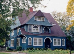 Shingle style house at 1149 Algoma