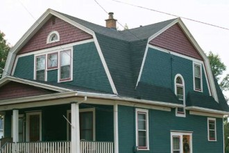 Colonial Revival style house at 1623 Iowa