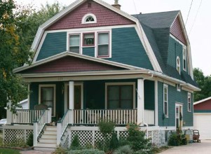 Colonial Revival style house at 1623 Iowa