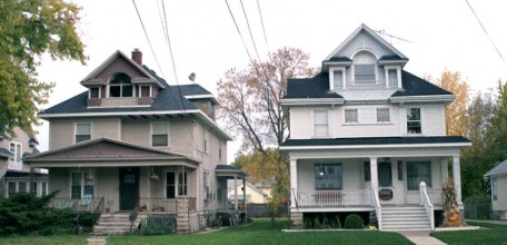 Colonial Revival style house at 322 South Park