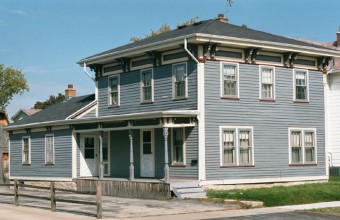 Italianate style house at 422 11th